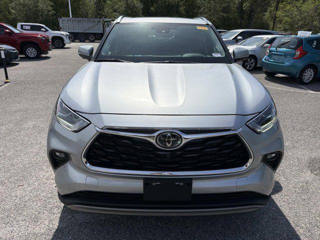 used 2023 Toyota Highlander car, priced at $40,998