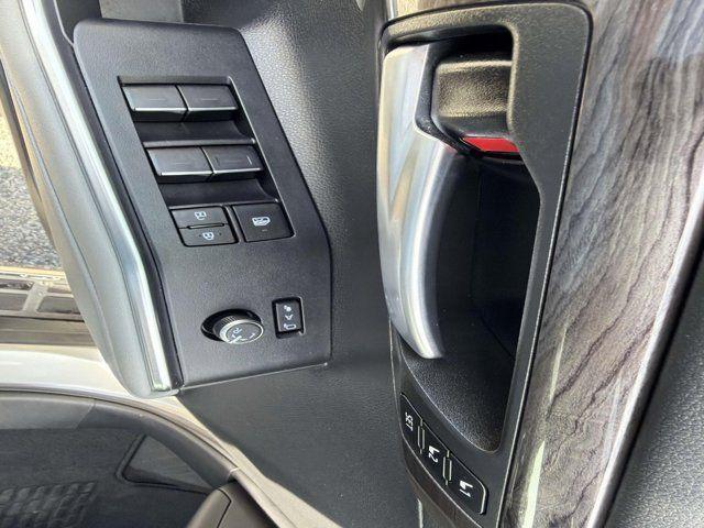 used 2023 Toyota Highlander car, priced at $40,998
