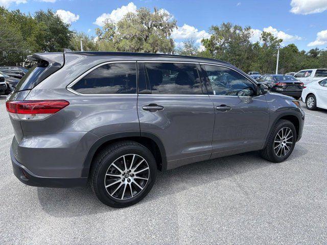 used 2018 Toyota Highlander car, priced at $22,880