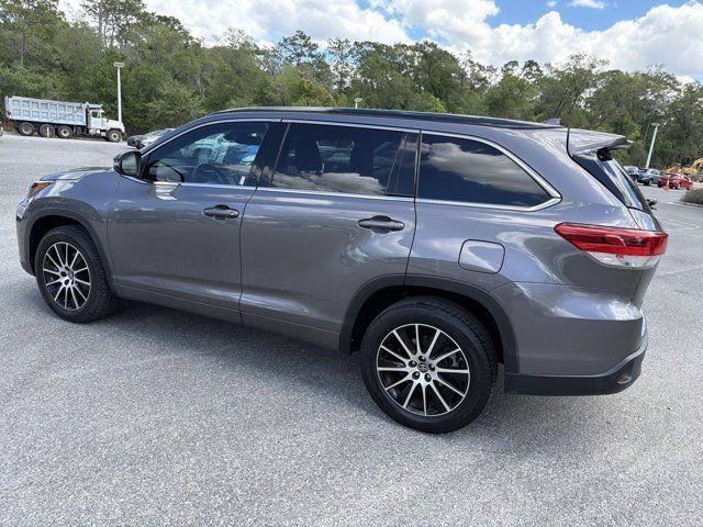 used 2018 Toyota Highlander car, priced at $22,880