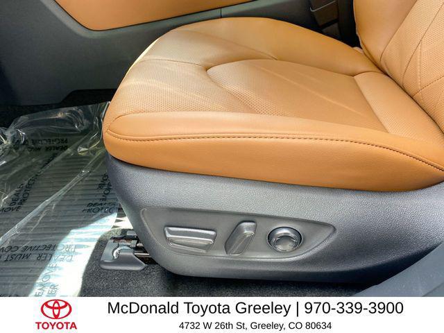 new 2026 Toyota Highlander Hybrid car, priced at $57,613