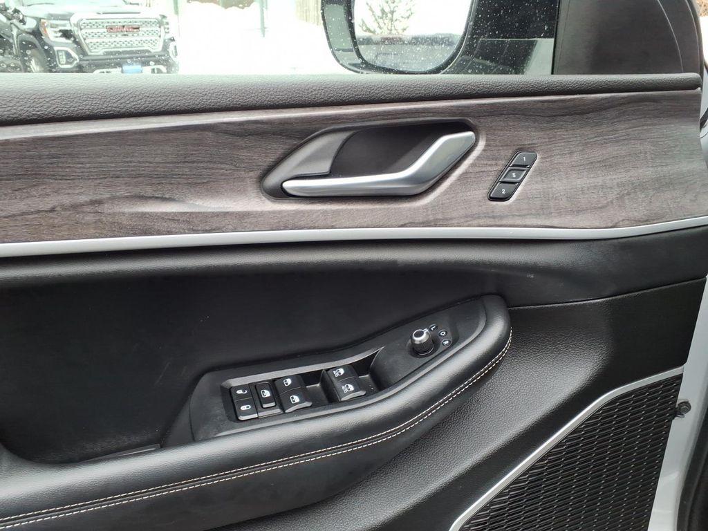 used 2022 Jeep Grand Cherokee car, priced at $27,141