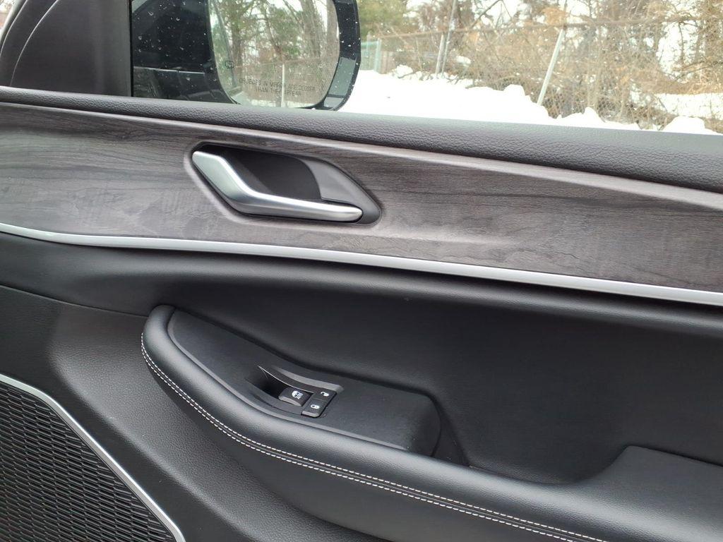 used 2022 Jeep Grand Cherokee car, priced at $27,141