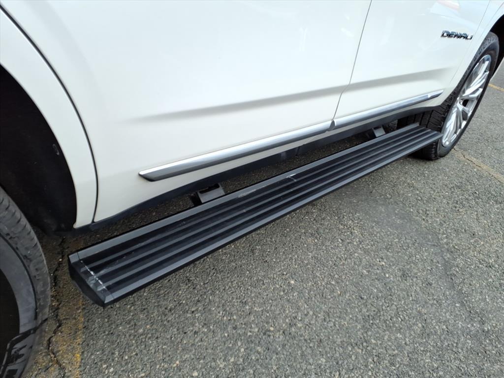 used 2021 GMC Yukon car, priced at $42,295