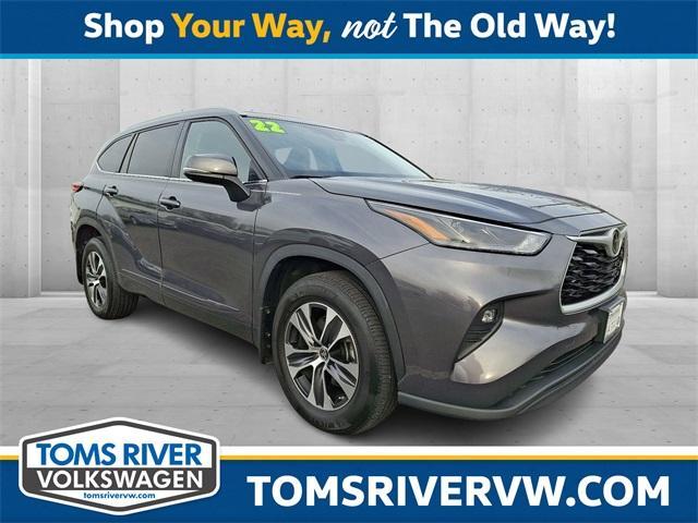 used 2022 Toyota Highlander car, priced at $33,975