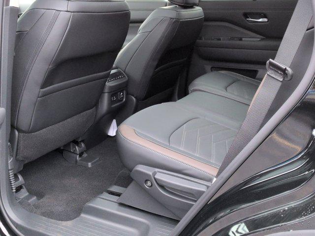 new 2025 Nissan Pathfinder car, priced at $44,542