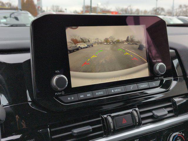 new 2025 Nissan Pathfinder car, priced at $35,182