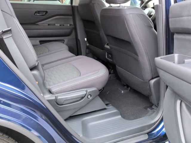 new 2025 Nissan Pathfinder car, priced at $35,182