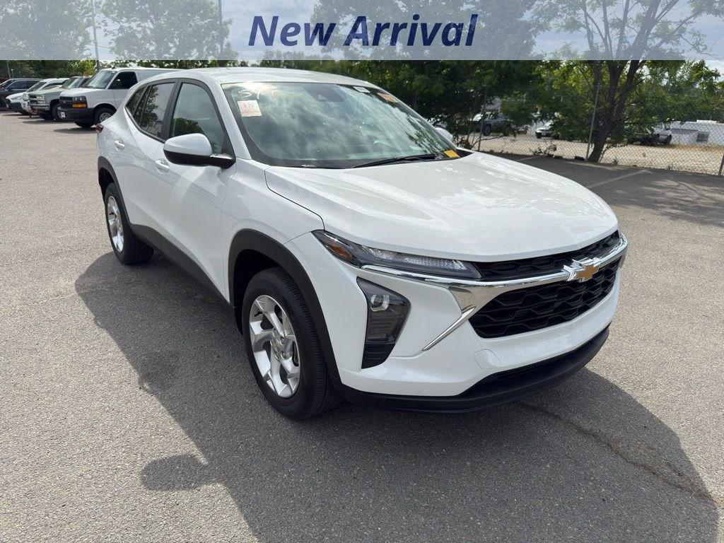 used 2024 Chevrolet Trax car, priced at $21,294