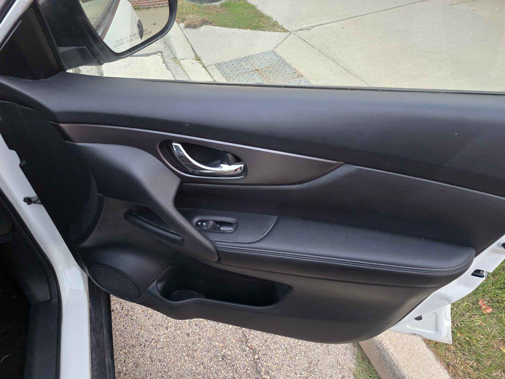 used 2016 Nissan Rogue car, priced at $7,900