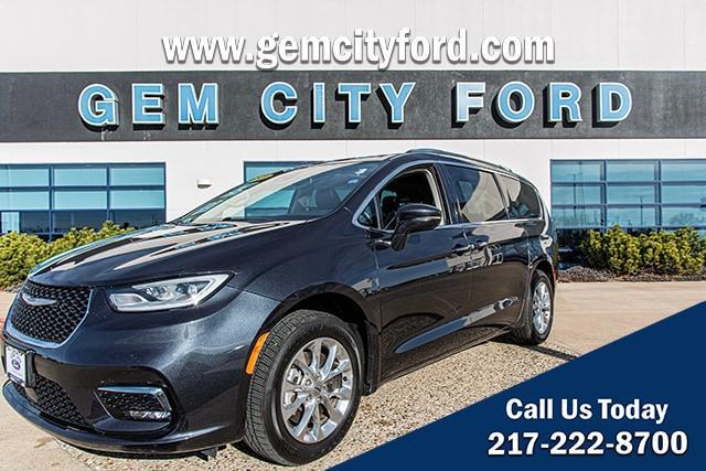 used 2021 Chrysler Pacifica car, priced at $28,597