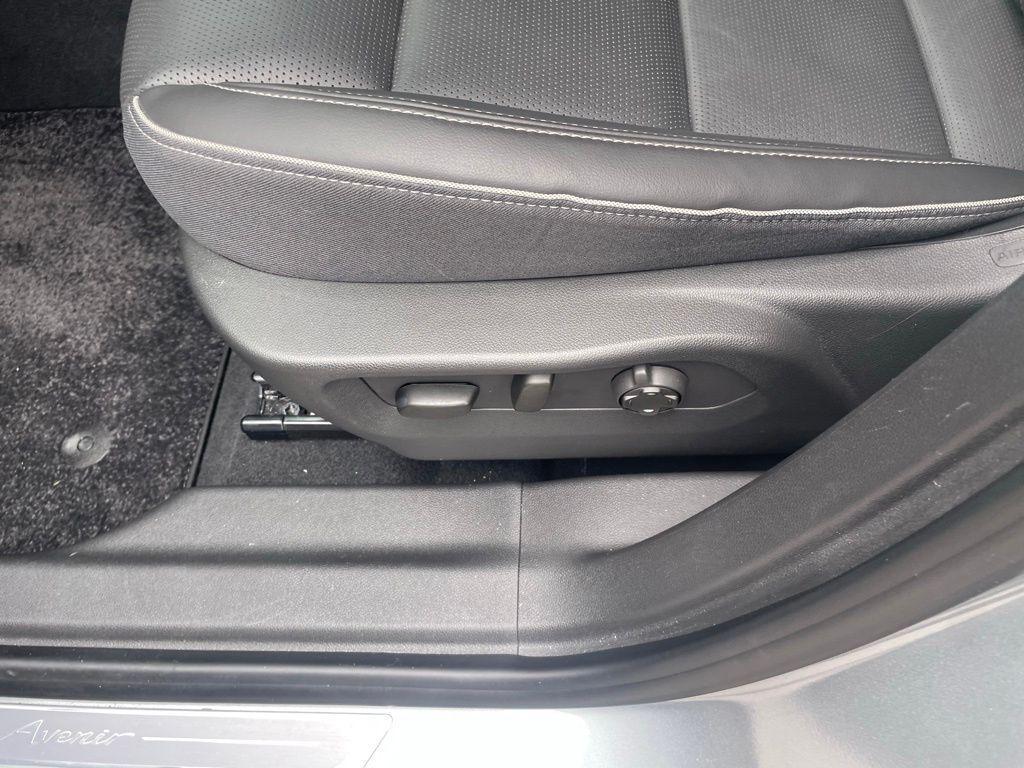 used 2024 Buick Envision car, priced at $37,123