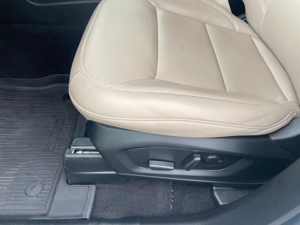 used 2023 Ford Explorer car, priced at $31,128