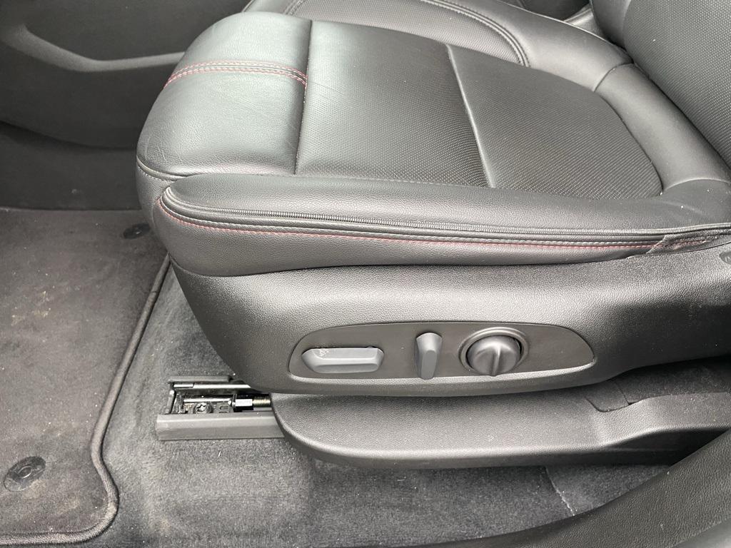 used 2022 Chevrolet Traverse car, priced at $29,796