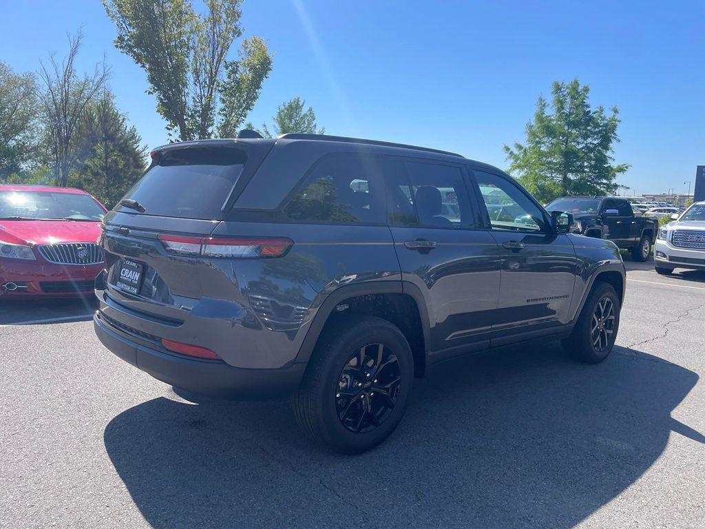 used 2025 Jeep Grand Cherokee car, priced at $38,129