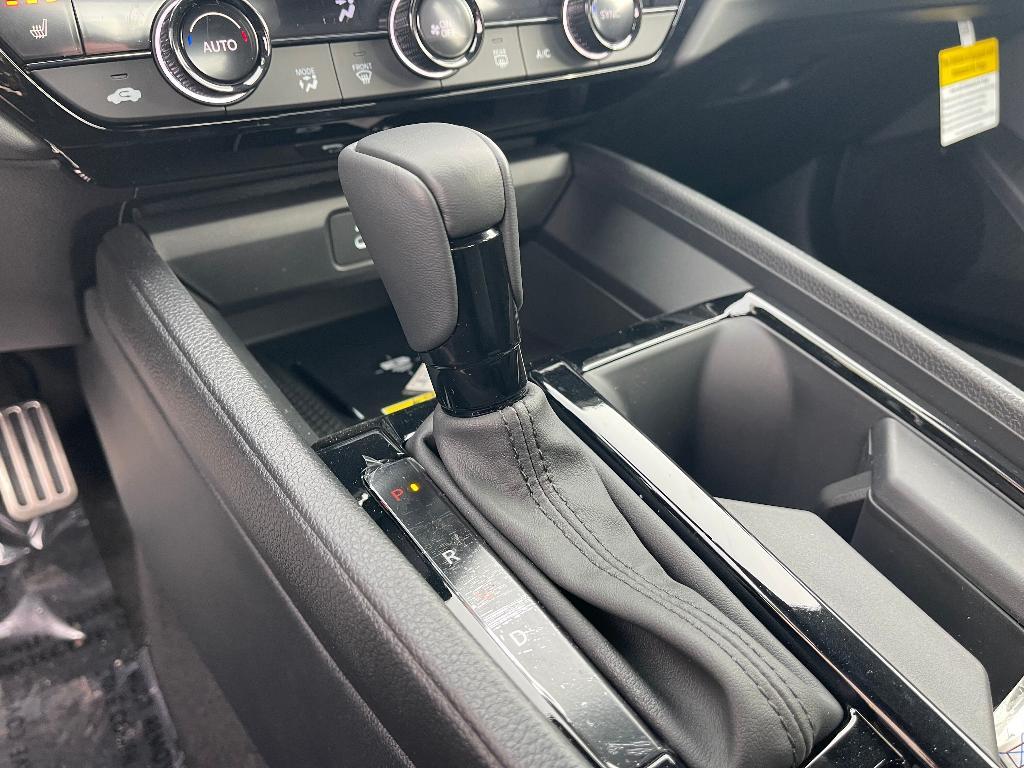 new 2025 Honda Accord Hybrid car, priced at $33,800