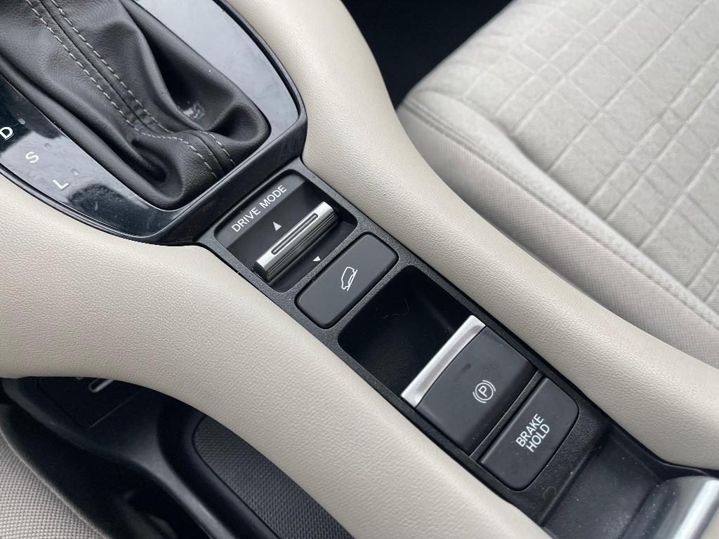 used 2024 Honda HR-V car, priced at $21,600