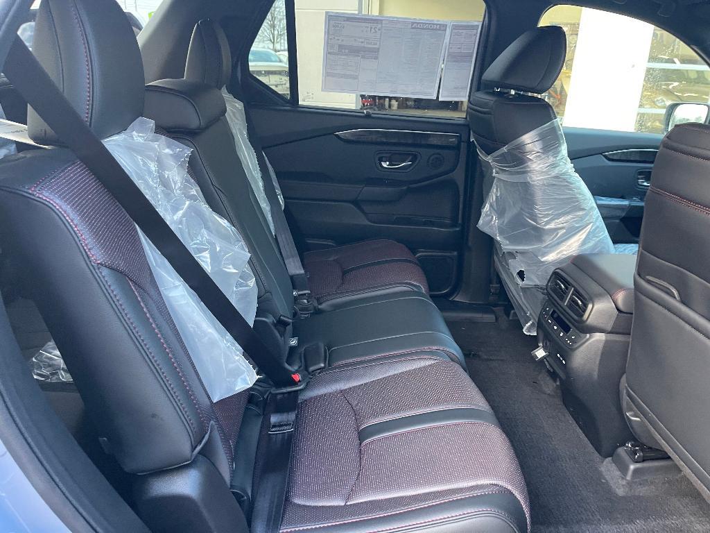 new 2025 Honda Pilot car, priced at $51,626