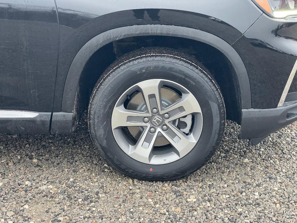 new 2025 Honda Pilot car, priced at $43,868