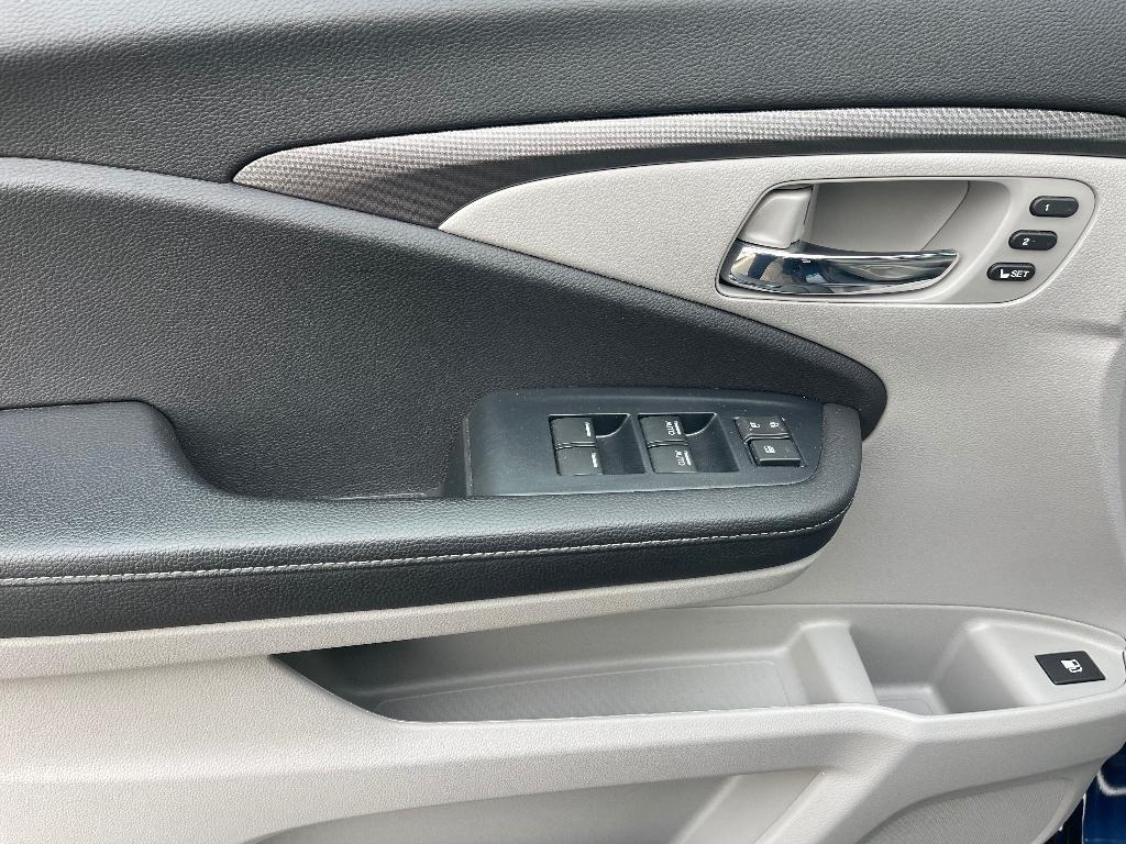 used 2023 Honda Ridgeline car, priced at $31,500