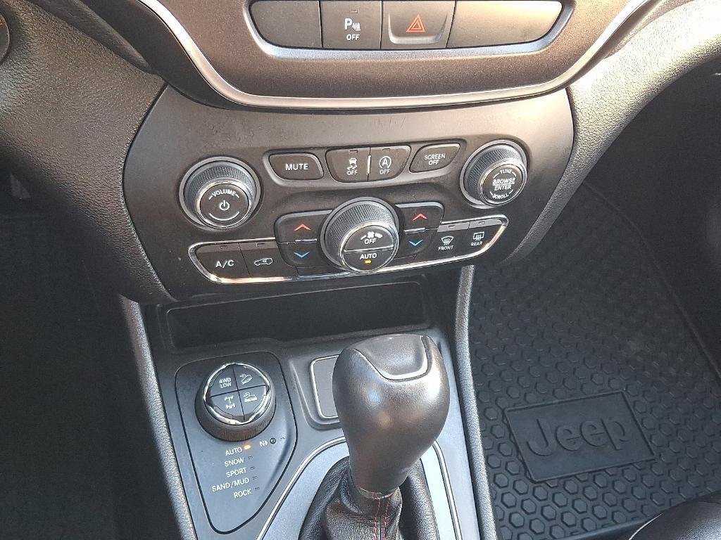 used 2020 Jeep Cherokee car, priced at $20,349