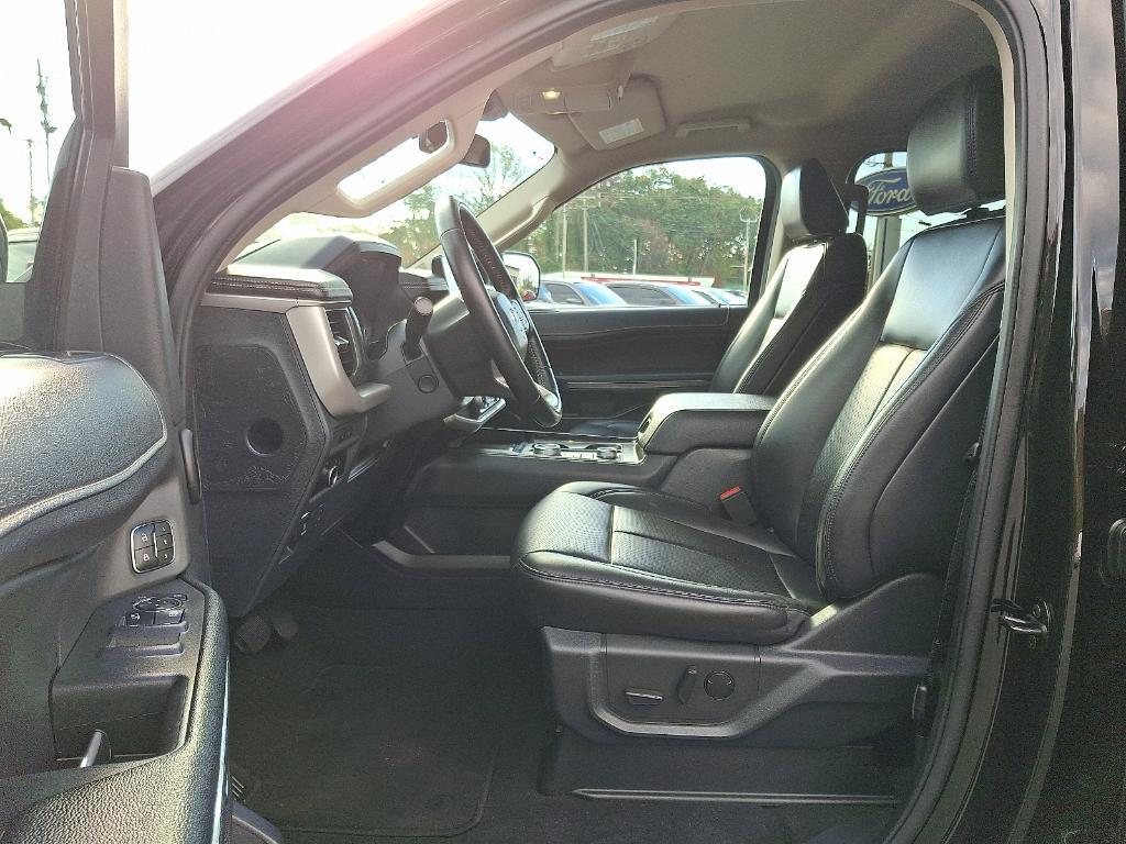 used 2024 Ford Expedition car, priced at $43,705