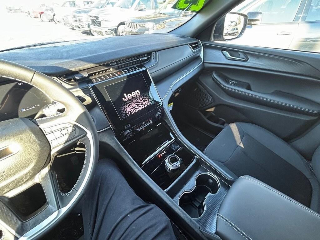new 2025 Jeep Grand Cherokee car, priced at $46,418