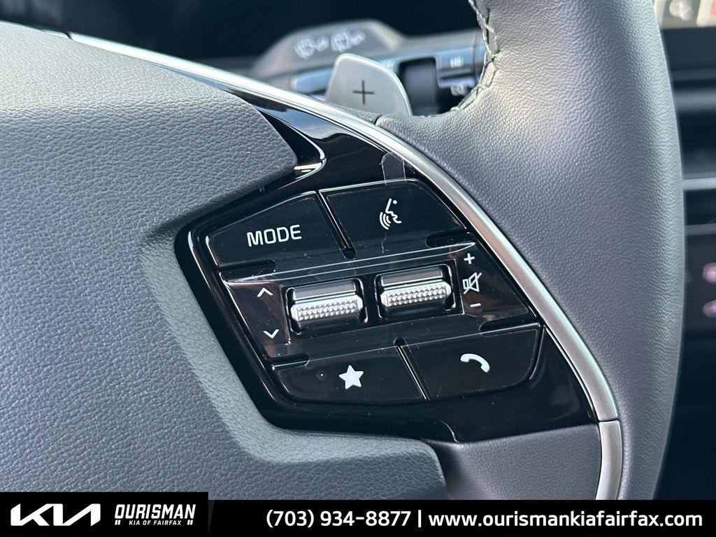 new 2025 Kia Niro Plug-In Hybrid car, priced at $32,896