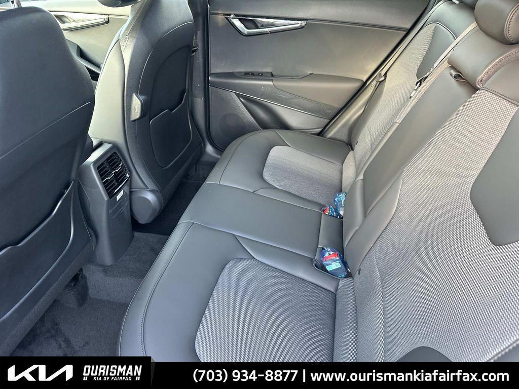 new 2025 Kia Niro Plug-In Hybrid car, priced at $32,896