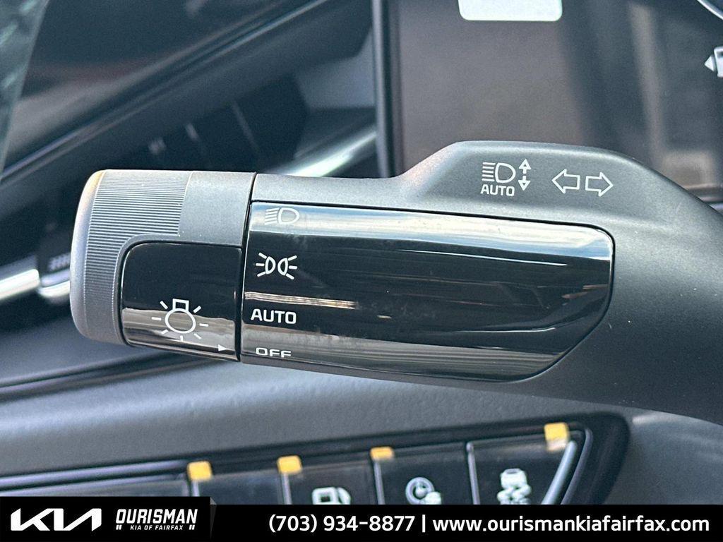 new 2025 Kia Niro Plug-In Hybrid car, priced at $32,896