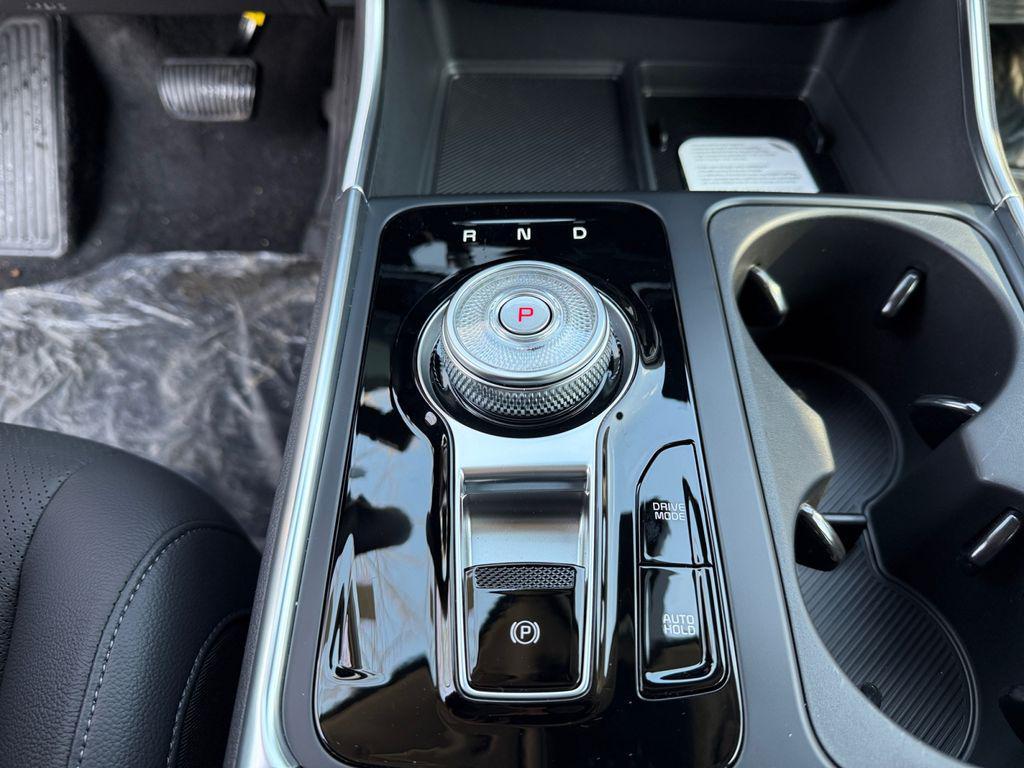 new 2026 Kia Carnival Hybrid car, priced at $53,403