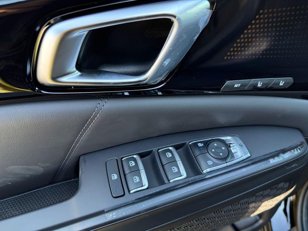 new 2026 Kia Carnival Hybrid car, priced at $53,866