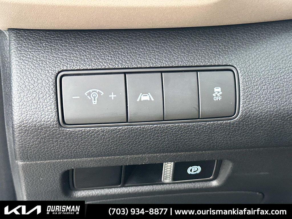 used 2022 Hyundai Santa Fe car, priced at $20,000