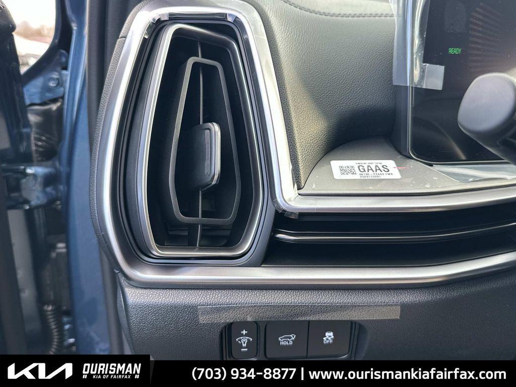 new 2026 Kia Sorento Hybrid car, priced at $42,258