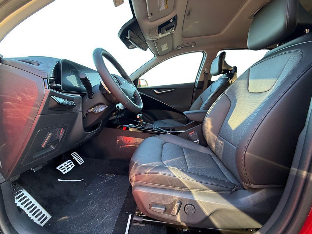 new 2025 Kia Niro car, priced at $35,314