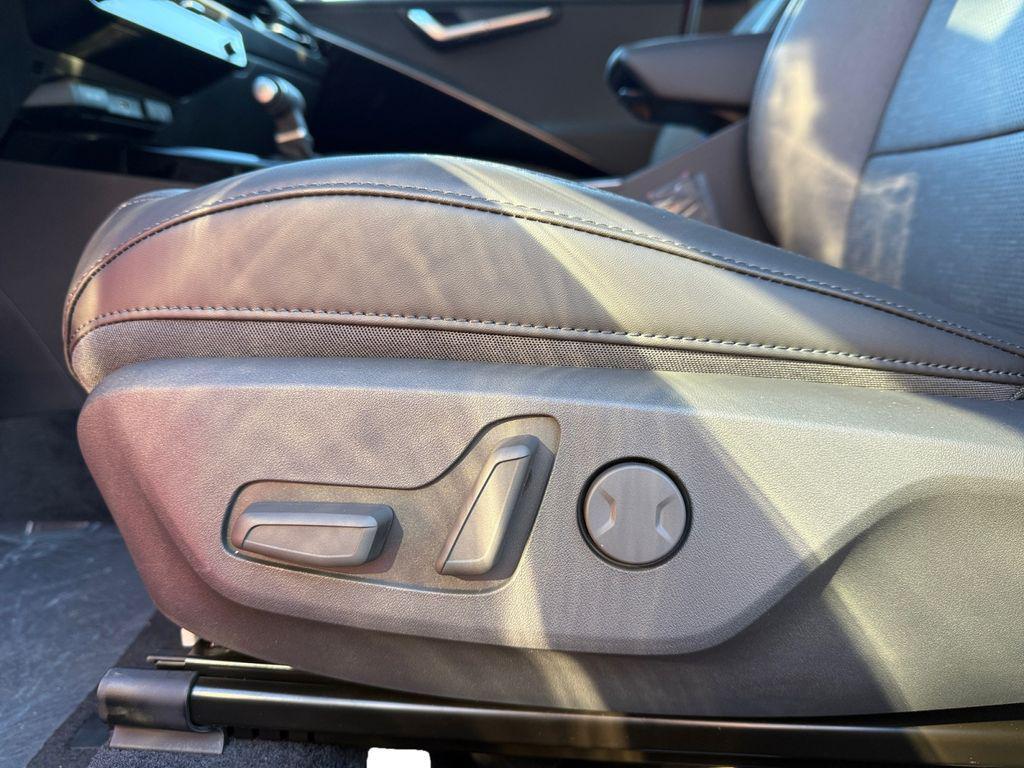 new 2025 Kia Niro car, priced at $35,314