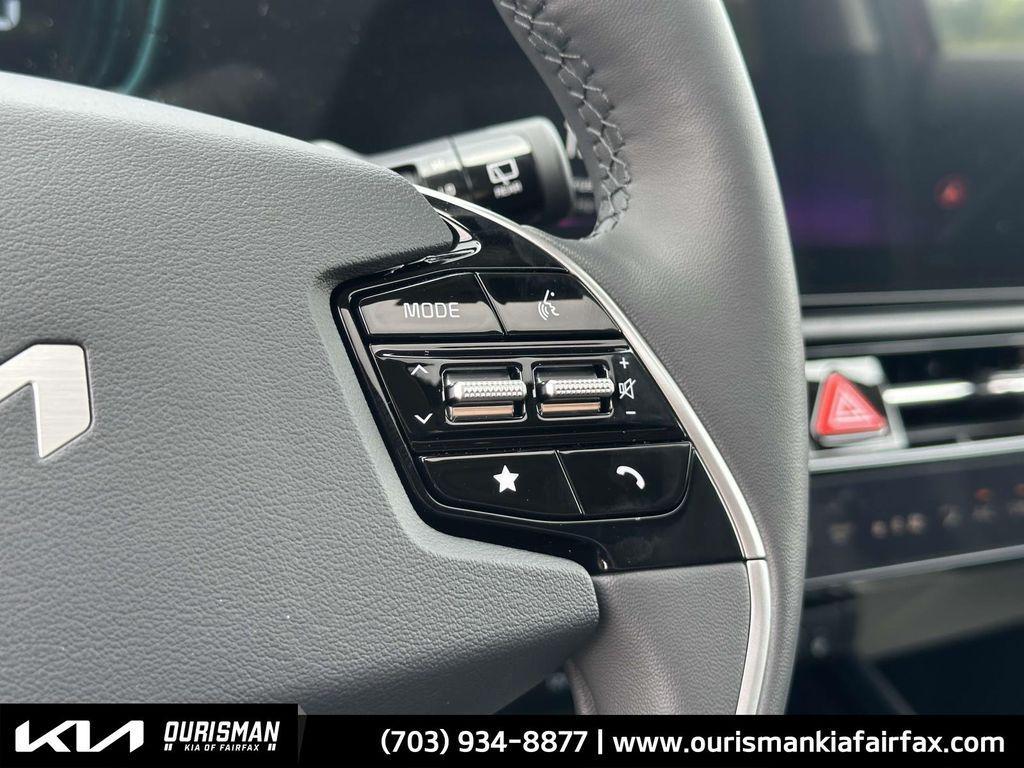 new 2025 Kia Niro car, priced at $32,914