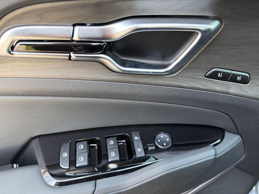 new 2025 Kia Sportage Plug-In Hybrid car, priced at $43,192