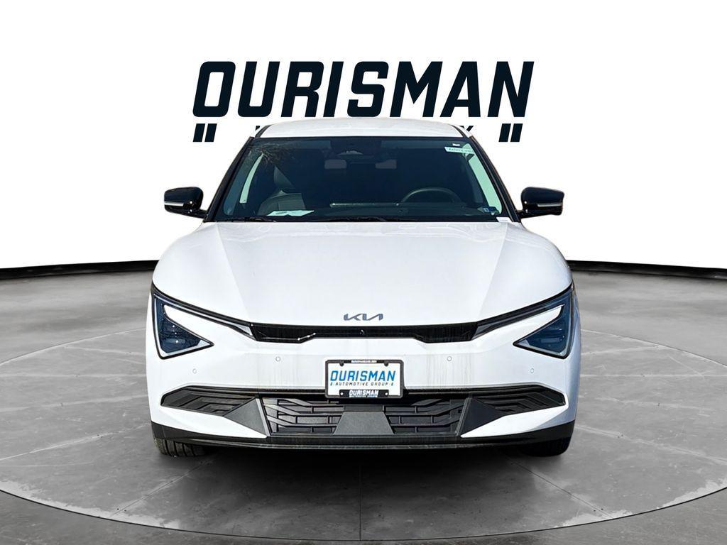 new 2025 Kia EV6 car, priced at $51,586