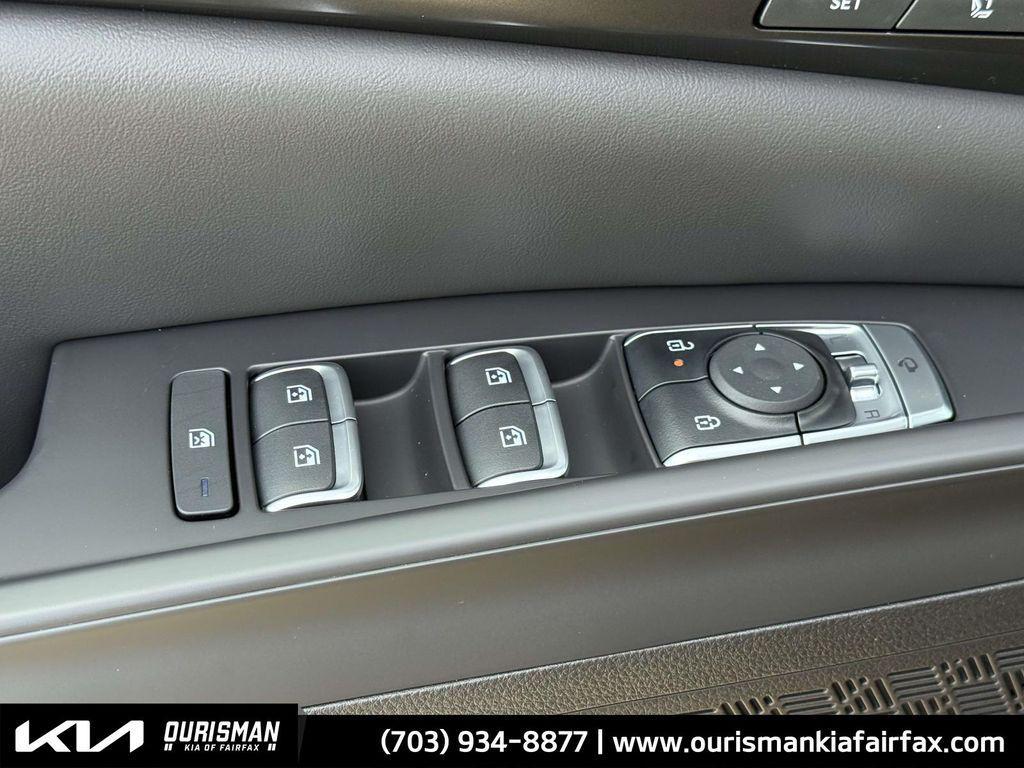 new 2026 Kia Carnival Hybrid car, priced at $52,279