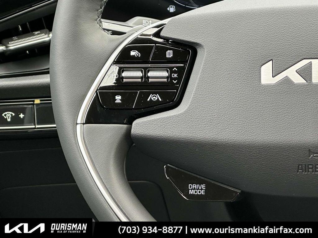 new 2025 Kia Niro Plug-In Hybrid car, priced at $32,914