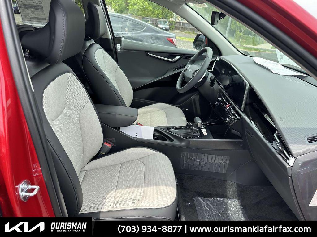 new 2025 Kia Niro car, priced at $32,801