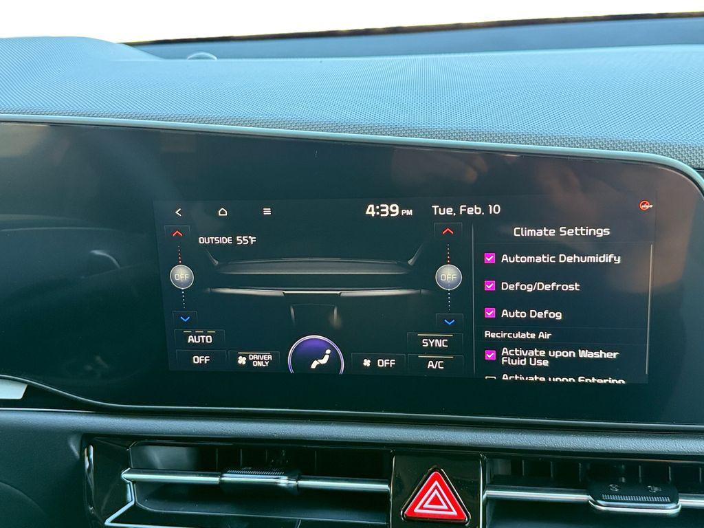 new 2025 Kia Niro car, priced at $35,201