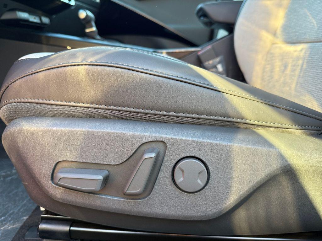 new 2025 Kia Niro car, priced at $35,201