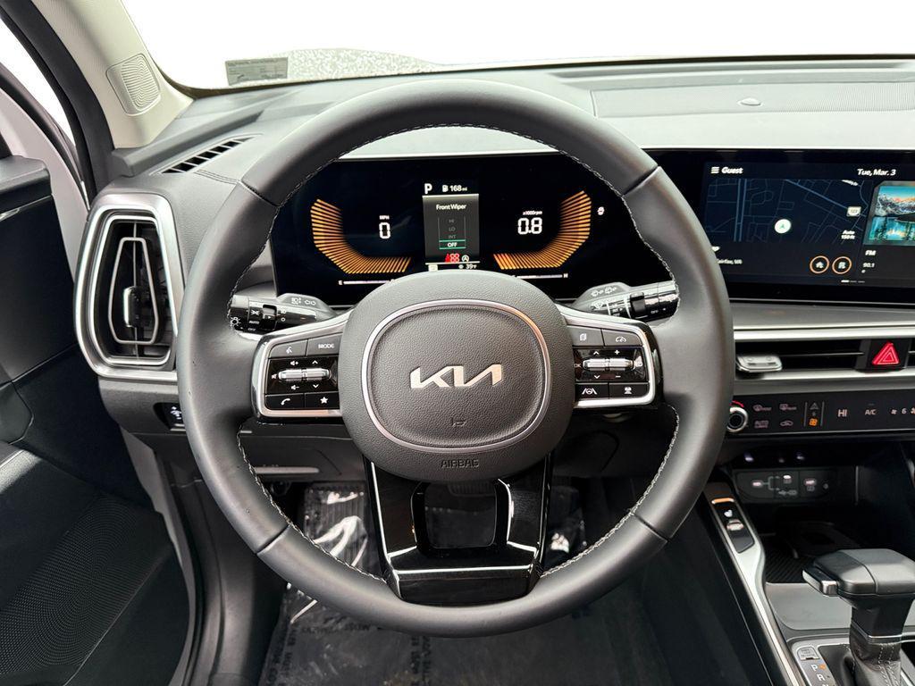 used 2025 Kia Sorento car, priced at $36,000