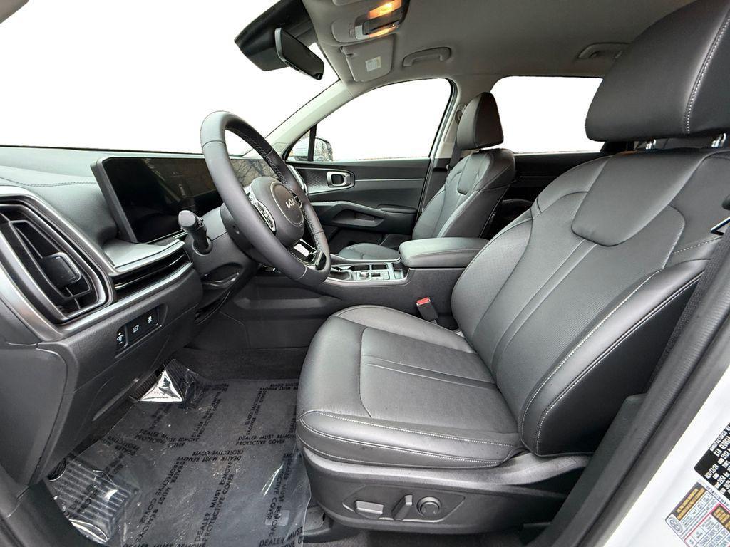 used 2025 Kia Sorento car, priced at $36,000