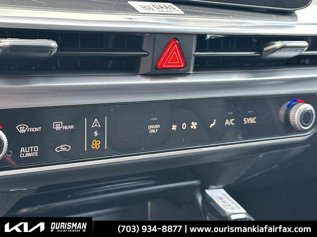 new 2026 Kia Sorento Hybrid car, priced at $42,258