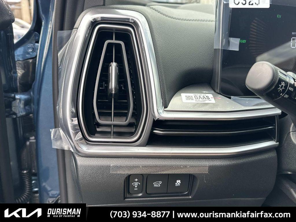 new 2026 Kia Sorento Hybrid car, priced at $42,258