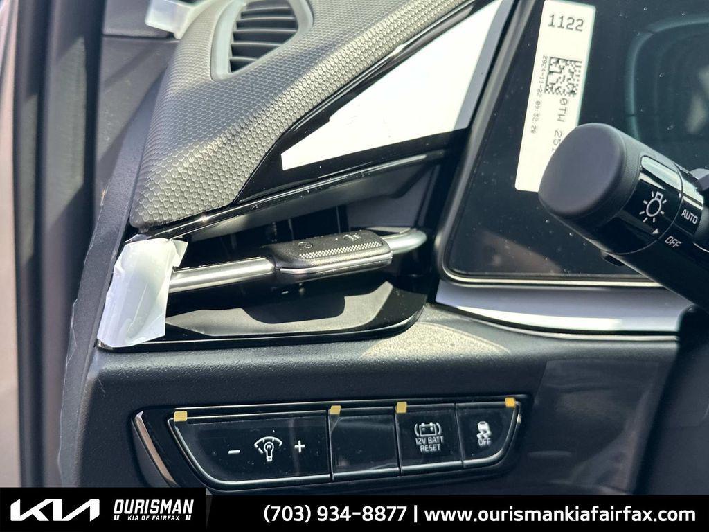 new 2025 Kia Niro car, priced at $29,520