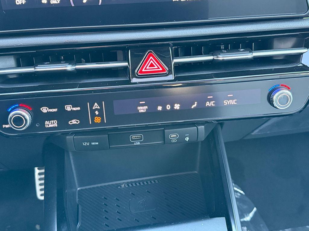 new 2025 Kia Niro car, priced at $31,920